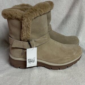 Skechers Slip-ins Women's Beige Suede Winter Boots